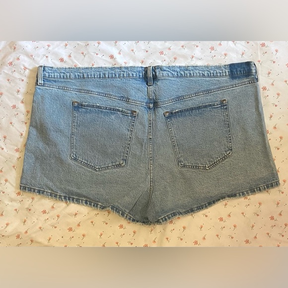 NWT Abercrombie and Fitch- High Rise Mom Short- Size 37/24 - Picture 6 of 10
